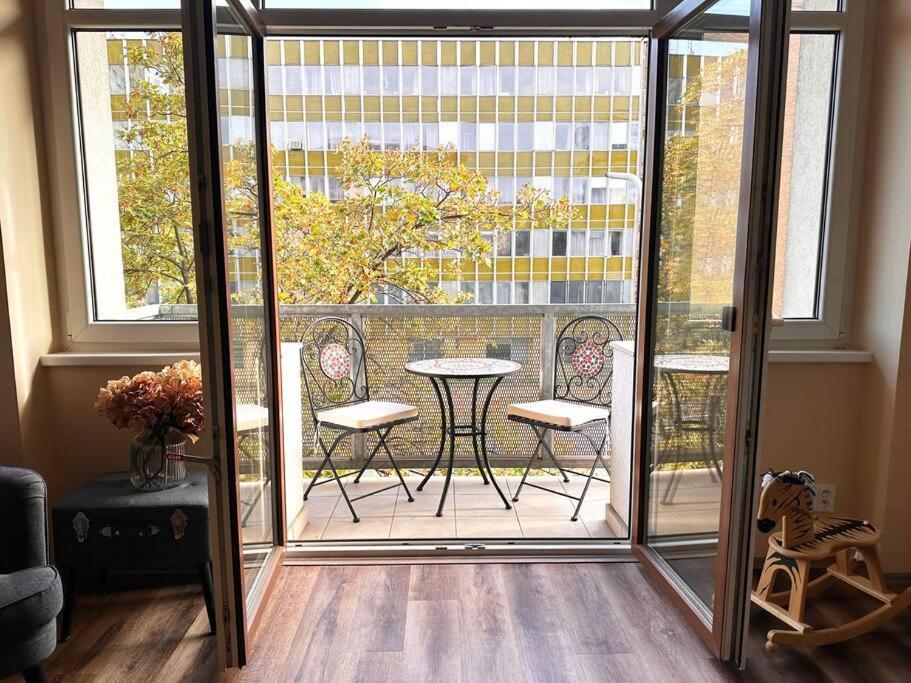 Eva's Apartment *